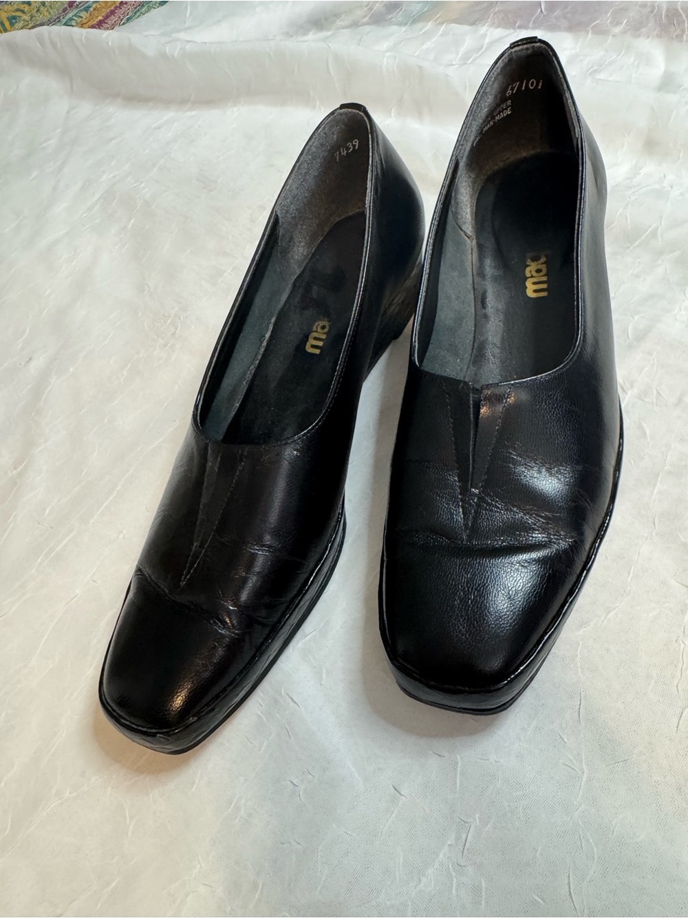 Magdesians Leather women’s 8b Slip-On Shoes with wedge heel vintage